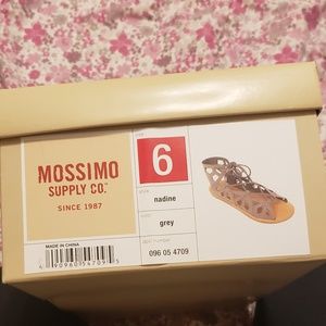 Used Mossimo Sandals Size 6